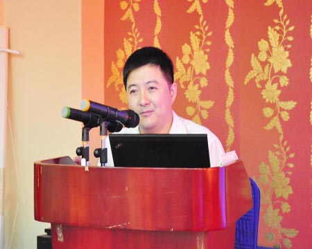 全國氣瓶標準化技術委員會黃強華秘書長在授課